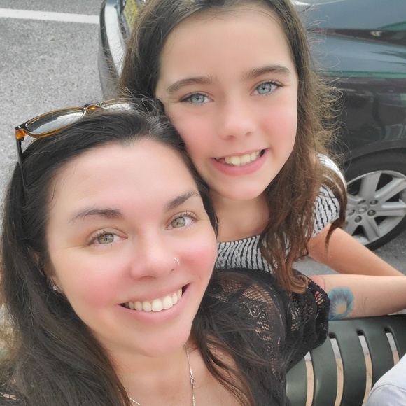 Meet your Posher, Erin - Picture 1 of 1